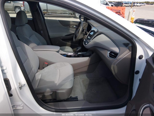 1G1ZD5ST3SF156168 Chevrolet Malibu Fwd 1lt