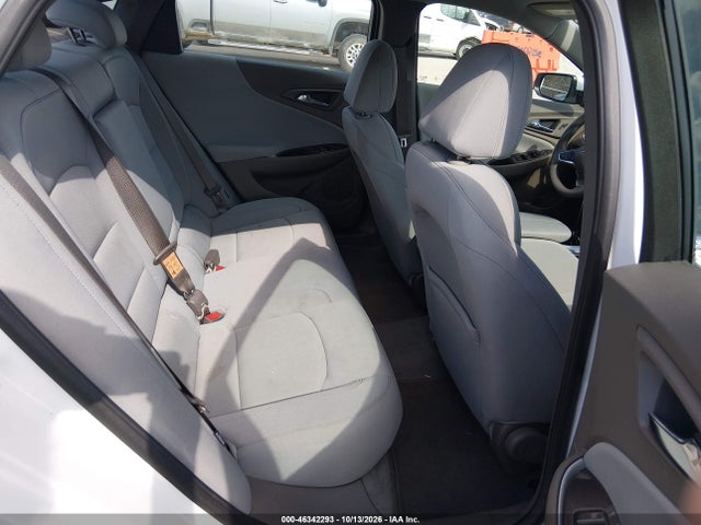 1G1ZD5ST3SF156168 Chevrolet Malibu Fwd 1lt