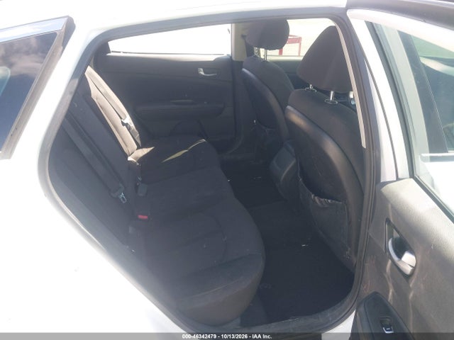 KIA Optima Lx 2016 5XXGT4L30GG028330 Image 8