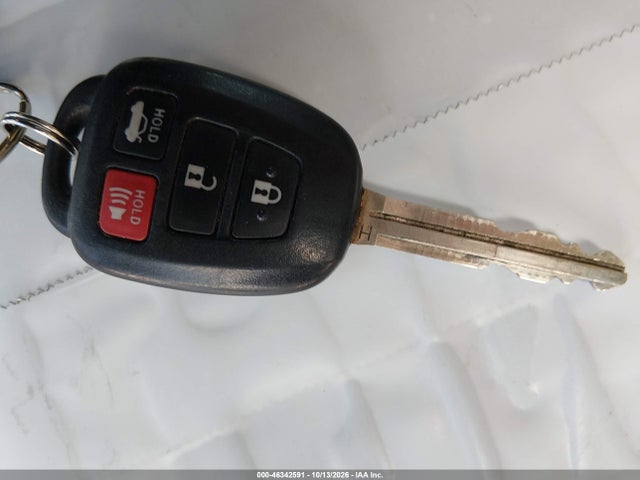 Toyota COROLLA LE 2018 2T1BURHE1JC102626 Image 11