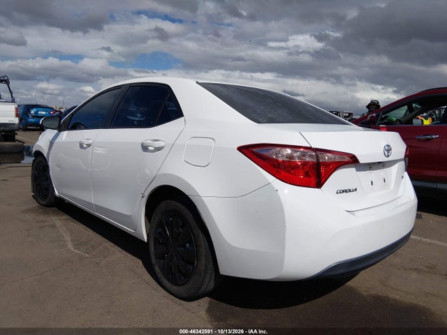Toyota COROLLA LE 2018 2T1BURHE1JC102626 Image 3