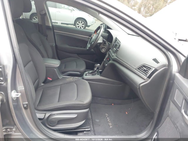 5NPD74LF7JH301843 Hyundai ELANTRA SE