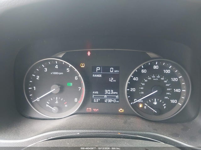 5NPD74LF7JH301843 Hyundai ELANTRA SE