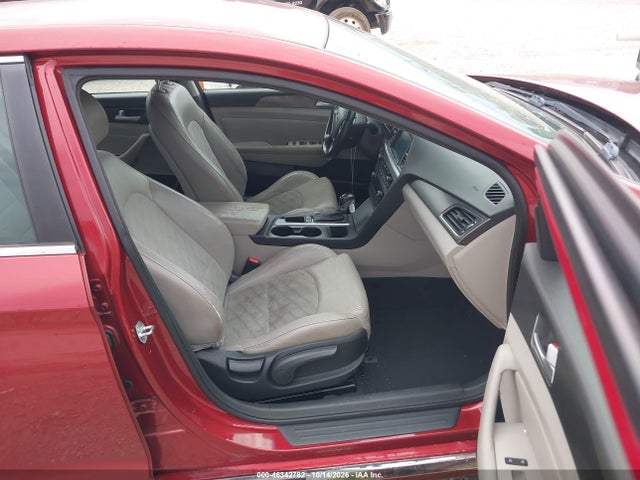 Продажа на аукционе авто 2015 Hyundai Sonata Sport, vin: 5NPE34AFXFH197603, номер лота: 46342782
