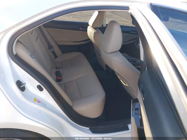 Lexus IS 300 2017 JTHCM1D29H5020859 Image 8