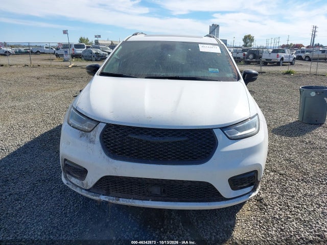 Chrysler Pacifica Limited 2025 2C4RC1GG3SR520340 Image 13