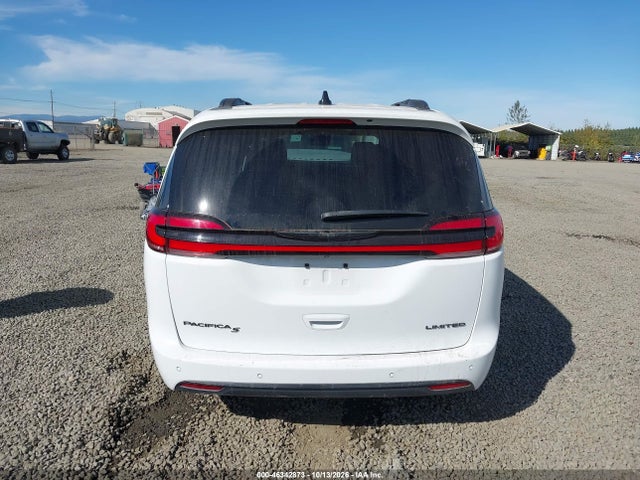 Chrysler Pacifica Limited 2025 2C4RC1GG3SR520340 Image 17