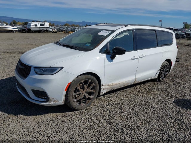 Chrysler Pacifica Limited 2025 2C4RC1GG3SR520340 Image 2