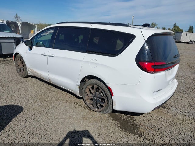 Chrysler Pacifica Limited 2025 2C4RC1GG3SR520340 Image 3