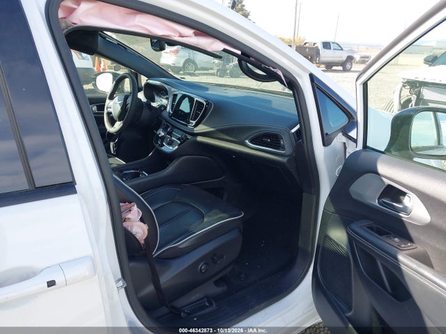 Chrysler Pacifica Limited 2025 2C4RC1GG3SR520340 Image 5