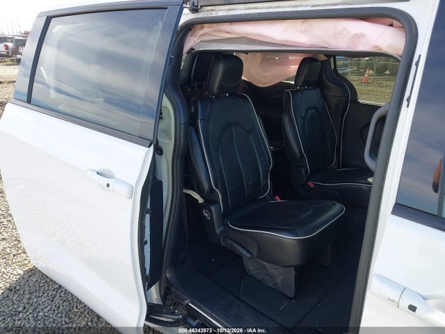 Chrysler Pacifica Limited 2025 2C4RC1GG3SR520340 Image 8