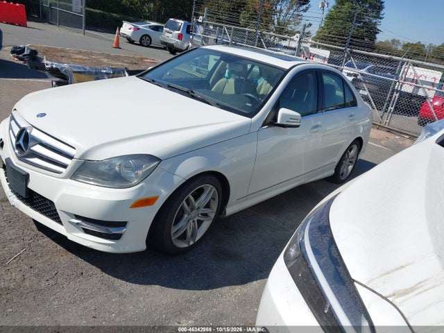 Продажа на аукционе авто 2012 Mercedes-benz C 300 Luxury 4matic/sport 4matic, vin: WDDGF8BB3CA618086, номер лота: 46342988