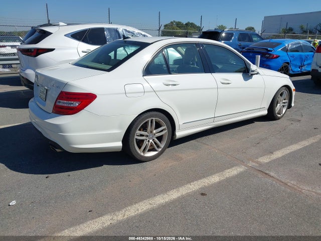 Продажа на аукционе авто 2012 Mercedes-benz C 300 Luxury 4matic/sport 4matic, vin: WDDGF8BB3CA618086, номер лота: 46342988