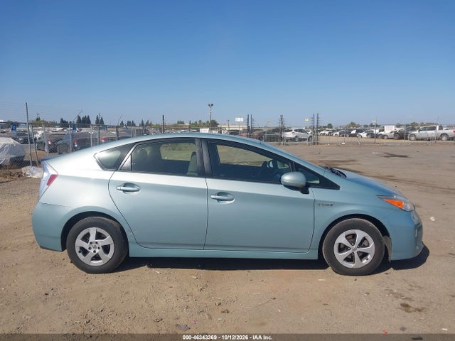 Toyota Prius Two 2014 JTDKN3DU3E1823483 Image 13
