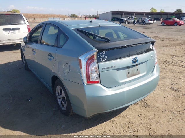 Toyota Prius Two 2014 JTDKN3DU3E1823483 Image 3