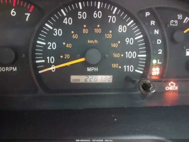 46343432 :رقم المزاد ، 5TBBT4411YS046271 vin ، 2000 Toyota Tundra Sr5 V8 مزاد بيع