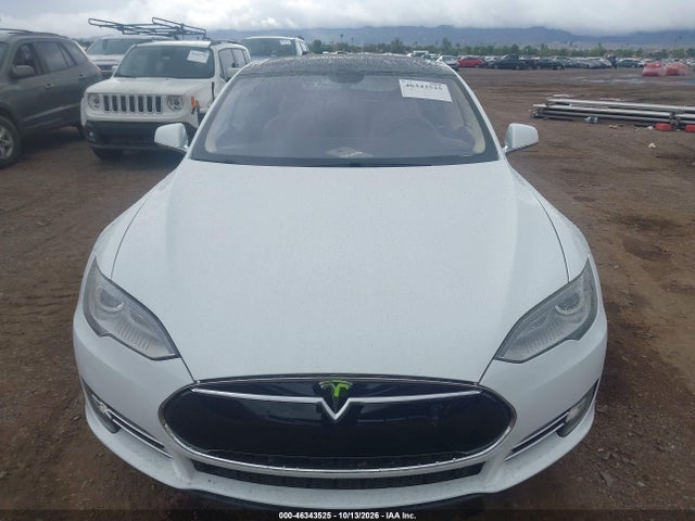 Продажа на аукционе авто 2013 Tesla Model S, vin: 5YJSA1CN4DFP20556, номер лота: 46343525