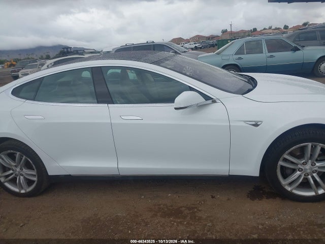 Продажа на аукционе авто 2013 Tesla Model S, vin: 5YJSA1CN4DFP20556, номер лота: 46343525