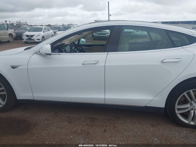 Продажа на аукционе авто 2013 Tesla Model S, vin: 5YJSA1CN4DFP20556, номер лота: 46343525