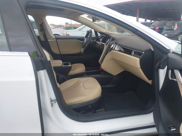 Продажа на аукционе авто 2013 Tesla Model S, vin: 5YJSA1CN4DFP20556, номер лота: 46343525