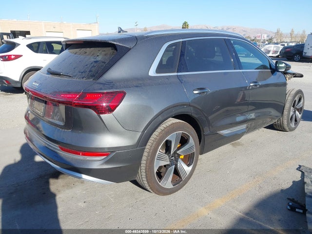 2019 Audi E-tron Premium Plus მანქანა იყიდება აუქციონზე, vin: WA1VAAGE6KB006090, აუქციონის ნომერი: 46343599