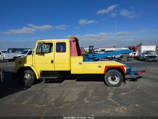 46343683 :رقم المزاد ، 1FV3GFBC4YHG19238 vin ، 2000 Freightliner Medium Conventional Fl60 مزاد بيع