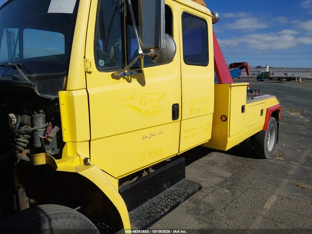 46343683 :رقم المزاد ، 1FV3GFBC4YHG19238 vin ، 2000 Freightliner Medium Conventional Fl60 مزاد بيع