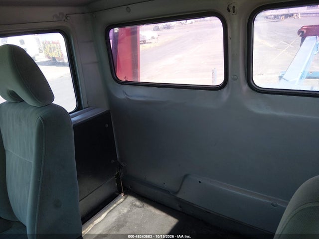 46343683 :رقم المزاد ، 1FV3GFBC4YHG19238 vin ، 2000 Freightliner Medium Conventional Fl60 مزاد بيع