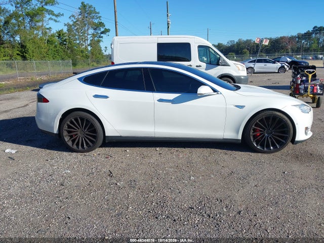 Продаж на аукціоні авто 2015 Tesla Model S 85d/p85d, vin: 5YJSA1E40FF114128, номер лоту: 46344076