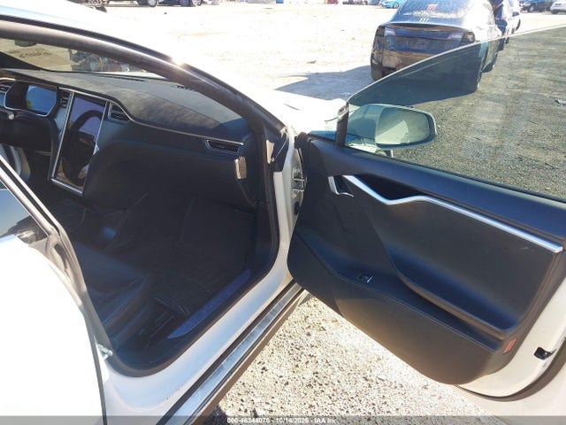 Продаж на аукціоні авто 2015 Tesla Model S 85d/p85d, vin: 5YJSA1E40FF114128, номер лоту: 46344076