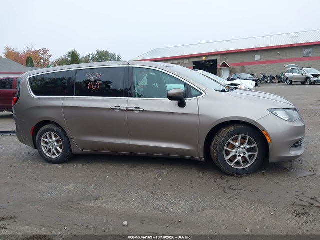 Продаж на аукціоні авто 2017 Chrysler Pacifica Touring, vin: 2C4RC1DG1HR592618, номер лоту: 46344169