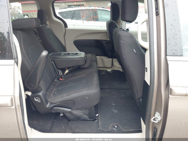 Продаж на аукціоні авто 2017 Chrysler Pacifica Touring, vin: 2C4RC1DG1HR592618, номер лоту: 46344169