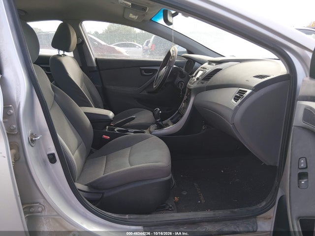 5NPDH4AE7FH596845 Hyundai ELANTRA SE