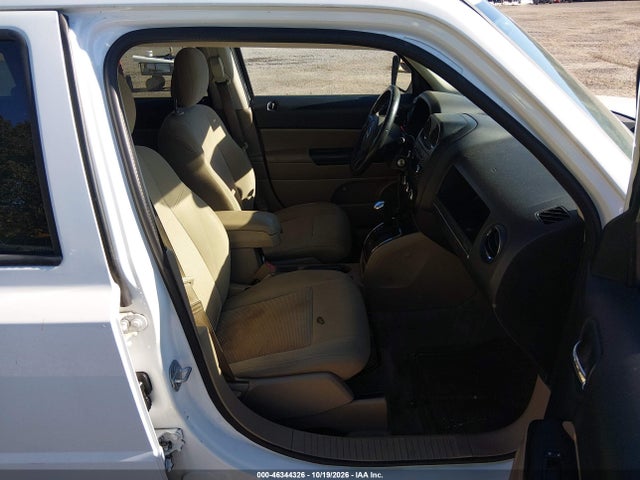 2016 Jeep Patriot Latitude მანქანა იყიდება აუქციონზე, vin: 1C4NJPFA2GD794885, აუქციონის ნომერი: 46344326