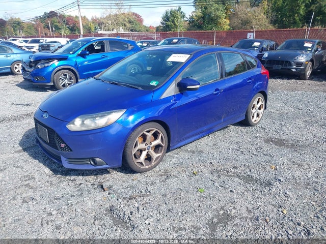 2013 Ford Focus St მანქანა იყიდება აუქციონზე, vin: 1FADP3L91DL178843, აუქციონის ნომერი: 46344329