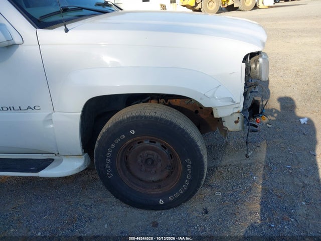 46344528 :رقم المزاد ، 1GYEK63R1YR172522 vin ، 2000 Cadillac Escalade Standard مزاد بيع