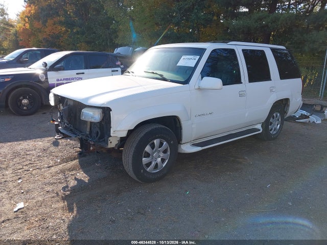 46344528 :رقم المزاد ، 1GYEK63R1YR172522 vin ، 2000 Cadillac Escalade Standard مزاد بيع