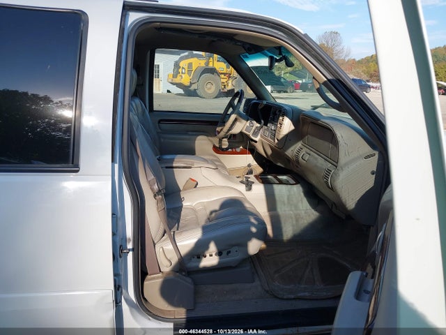 46344528 :رقم المزاد ، 1GYEK63R1YR172522 vin ، 2000 Cadillac Escalade Standard مزاد بيع