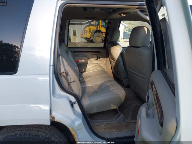 46344528 :رقم المزاد ، 1GYEK63R1YR172522 vin ، 2000 Cadillac Escalade Standard مزاد بيع