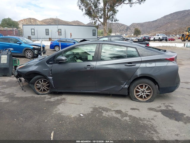 Toyota Prius Two 2018 JTDKBRFU5J3067307 Image 14