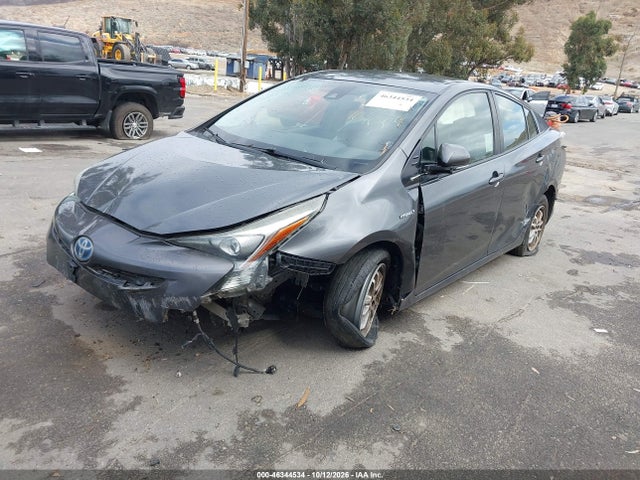 Toyota Prius Two 2018 JTDKBRFU5J3067307 Image 2
