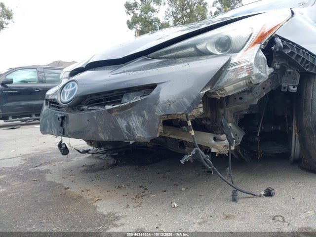 Toyota Prius Two 2018 JTDKBRFU5J3067307 Image 6