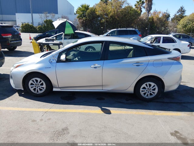 JTDKBRFU5H3036102 Toyota Prius Two