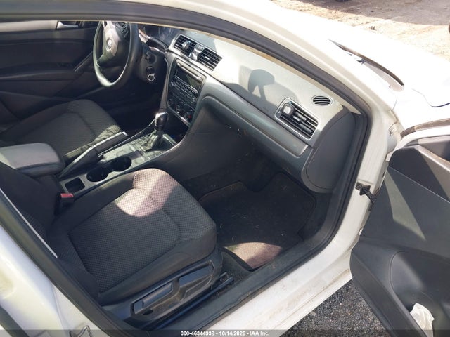 Продажа на аукционе авто 2015 Volkswagen Passat 1.8t S, vin: 1VWAT7A36FC099246, номер лота: 46344938