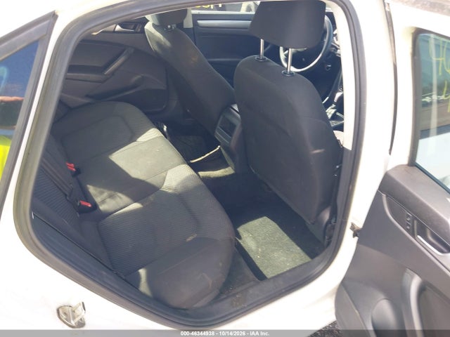 Продажа на аукционе авто 2015 Volkswagen Passat 1.8t S, vin: 1VWAT7A36FC099246, номер лота: 46344938