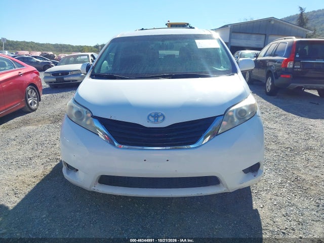 46344991 :رقم المزاد ، 5TDKK3DC7DS347465 vin ، 2013 Toyota Sienna Le V6 8 Passenger مزاد بيع