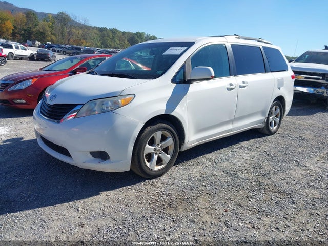 46344991 :رقم المزاد ، 5TDKK3DC7DS347465 vin ، 2013 Toyota Sienna Le V6 8 Passenger مزاد بيع