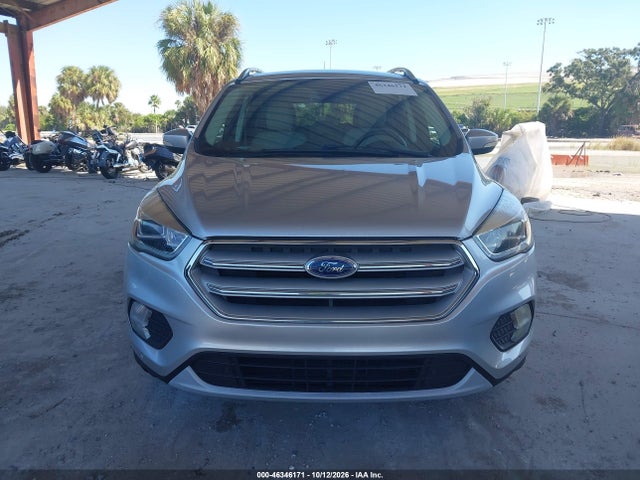 46346171 :رقم المزاد ، 1FMCU0J95JUD00654 vin ، 2018 Ford Escape Titanium مزاد بيع