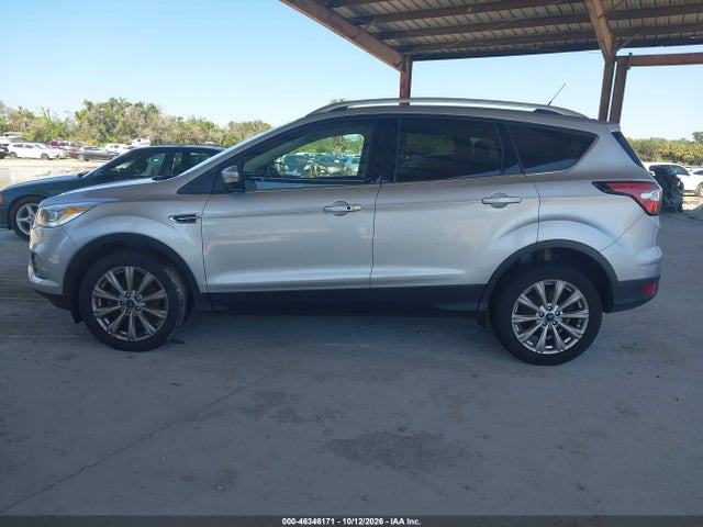 46346171 :رقم المزاد ، 1FMCU0J95JUD00654 vin ، 2018 Ford Escape Titanium مزاد بيع