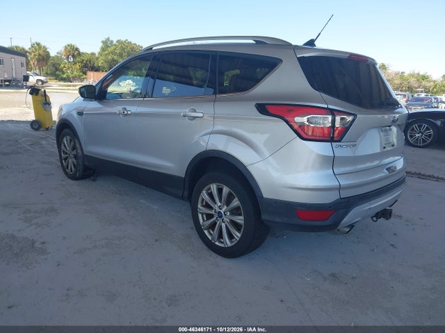 46346171 :رقم المزاد ، 1FMCU0J95JUD00654 vin ، 2018 Ford Escape Titanium مزاد بيع
